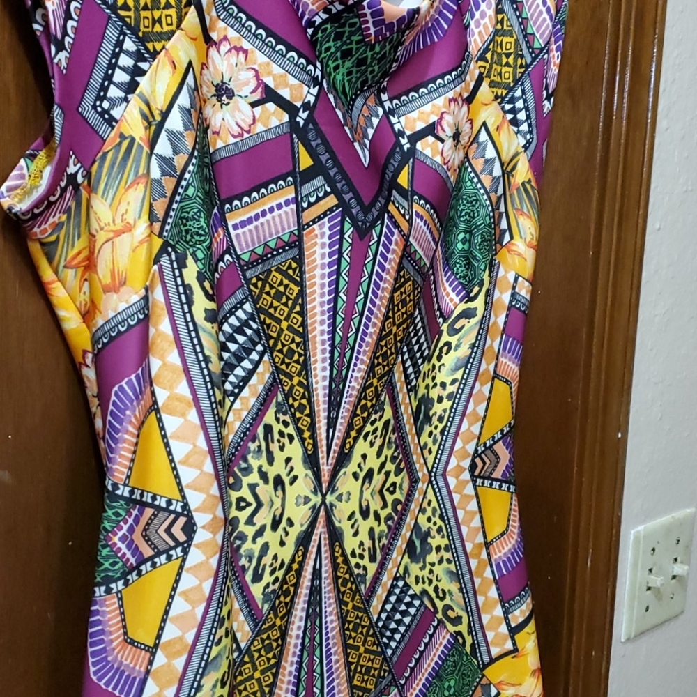 Dresses - Picture 3 of 4